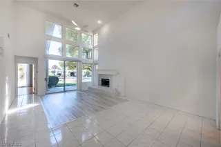 Photo #2: 2365414 Listing