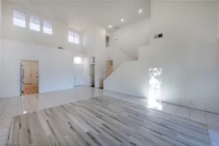 Photo #3: 2365414 Listing