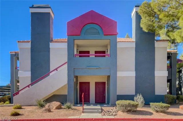 MLS: 2365431 Condo For Sale