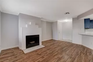 Photo #3: 2365431 Listing 