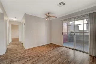 Photo #5: 2365431 Listing 