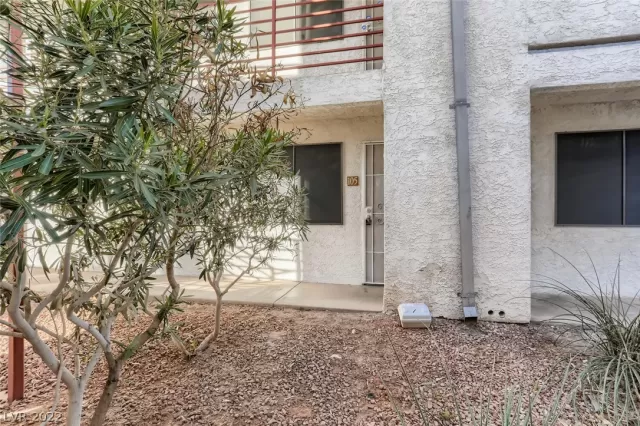 MLS: 2365438 Condo For Sale