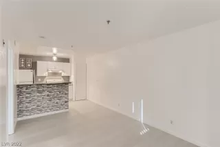 Photo #4: 2365438 Listing 