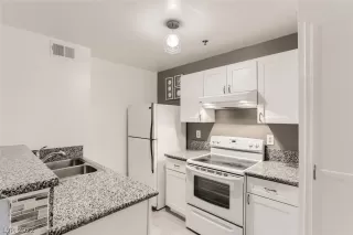 Photo #6: 2365438 Listing 