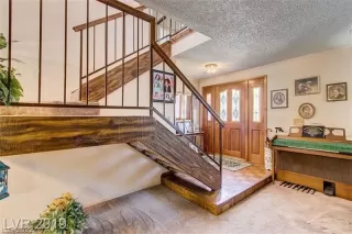 Photo #2: 2365451 Listing