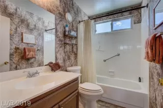 Photo #5: 2365451 Listing