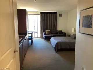 Photo #3: 2365457 Listing 