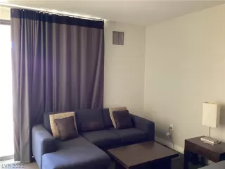 Photo #6: 2365457 Listing 