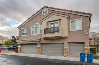 Photo #2: 2365473 Listing