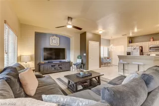 Photo #6: 2365473 Listing