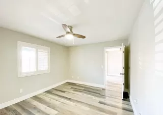 Photo #2: 2365493 Listing