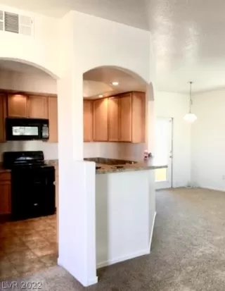 Photo #2: 2365513 Listing