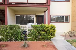 Photo #5: 2365521 Listing