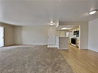 Photo #3: 2365527 Listing