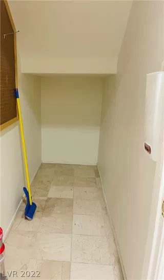 Photo #4: 2365537 Listing 