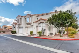 Photo #1: 2365557 Listing 