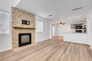 Photo #5: 2365557 Listing 