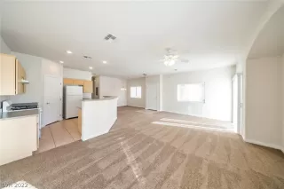 Photo #6: 2365563 Listing 