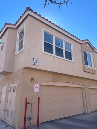 Photo #1: 2365589 Listing