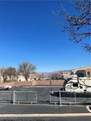 Photo #2: 2365589 Listing