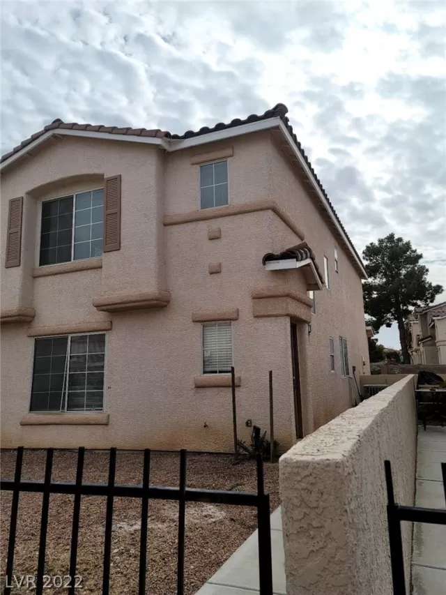 MLS: 2365608 Condo For Sale