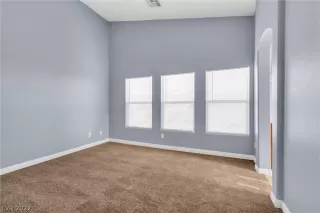 Photo #5: 2365612 Listing 