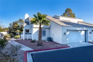 Photo #2: 2365666 Listing