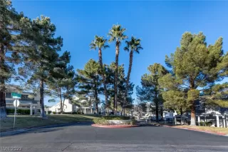 Photo #6: 2365666 Listing