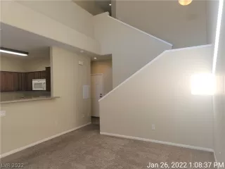 Photo #2: 2365703 Listing 