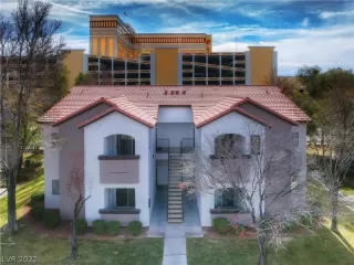 Photo #1: 2365706 Listing 