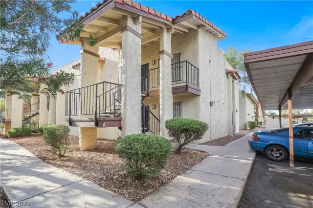 MLS: 2365720 Condo For Sale