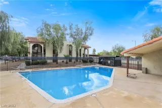 Photo #3: 2365720 Listing 