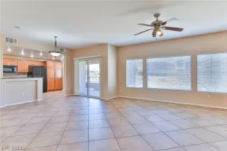 Photo #2: 2365731 Listing 