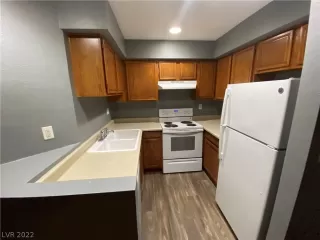 Photo #2: 2365777 Listing 