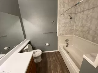 Photo #5: 2365777 Listing 