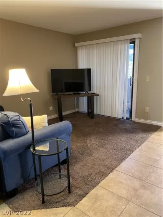 Photo #3: 2365787 Listing