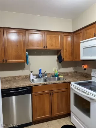 Photo #4: 2365787 Listing