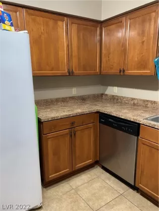 Photo #5: 2365787 Listing