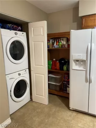 Photo #6: 2365787 Listing