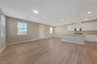 Photo #4: 2365799 Listing 