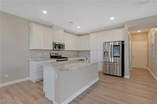 Photo #5: 2365799 Listing 