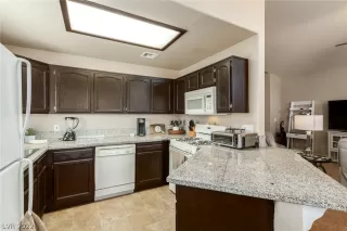 Photo #6: 2365844 Listing 