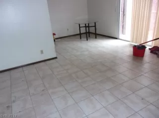 Photo #2: 2365857 Listing 