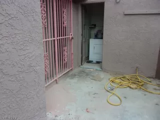 Photo #5: 2365857 Listing 