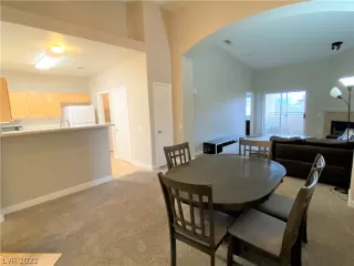 Photo #6: 2365873 Listing