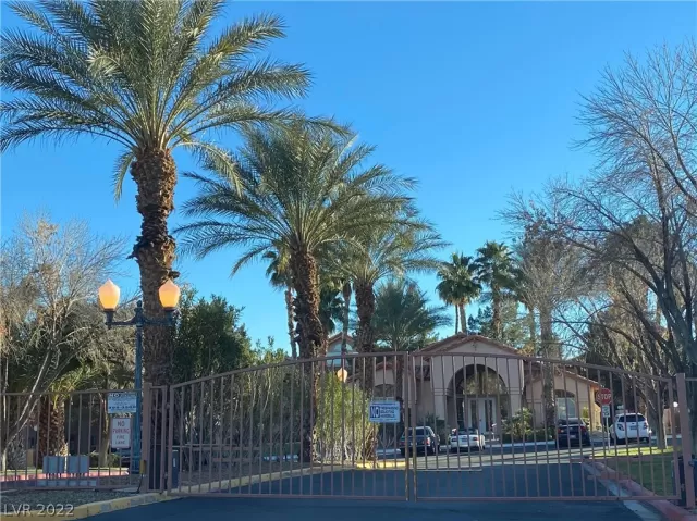 MLS: 2365901 Condo For Sale