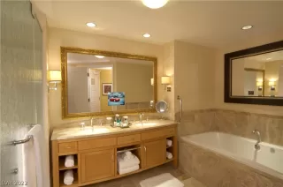 Photo #3: 2365913 Listing