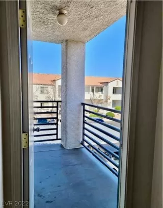 Photo #2: 2365933 Listing