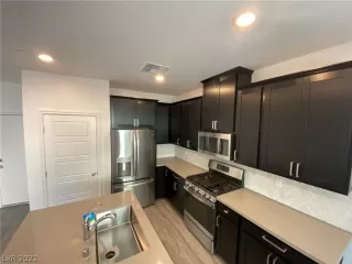 Photo #2: 2365956 Listing 