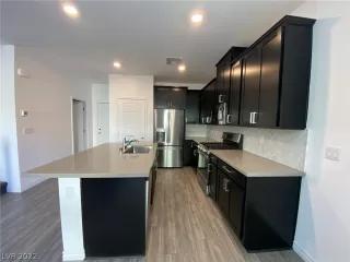 Photo #3: 2365956 Listing 